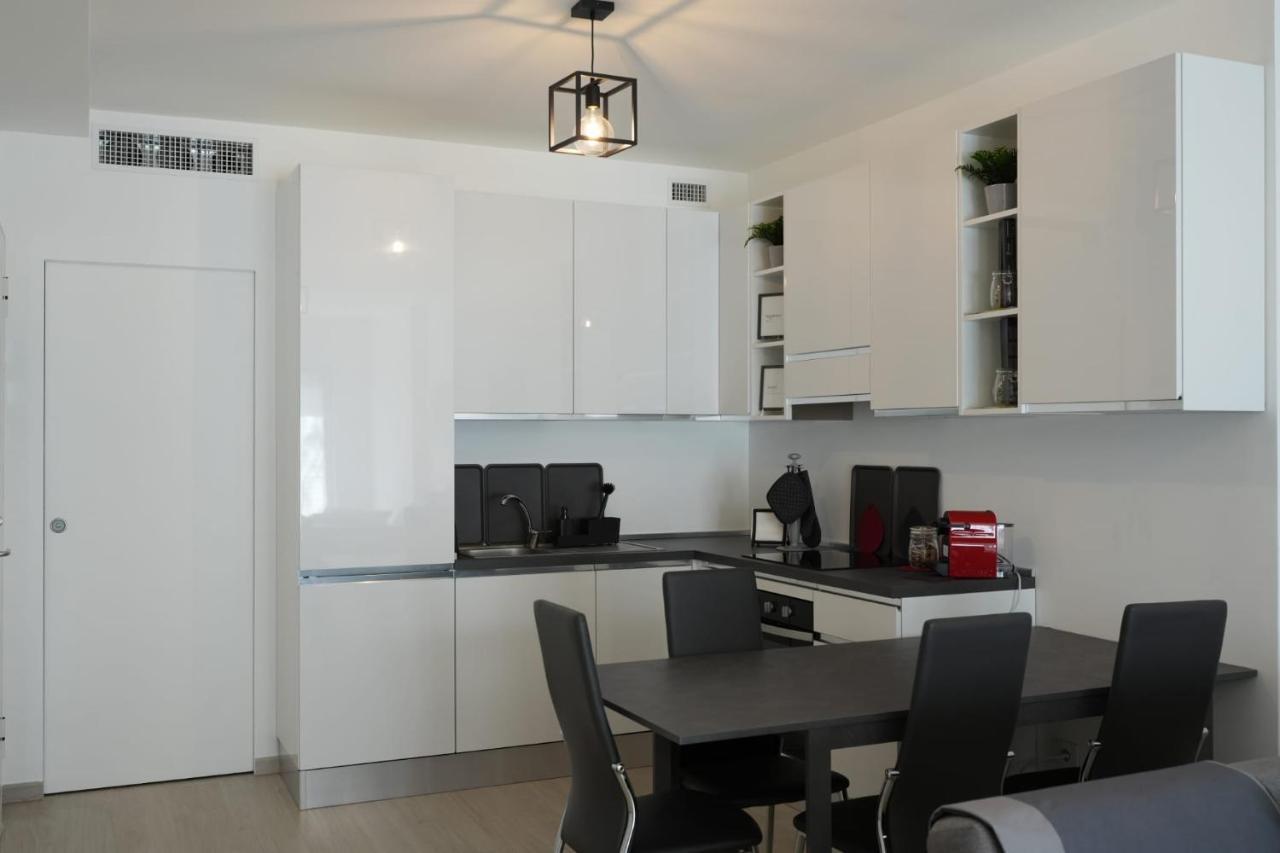 Homega - City Center New Apartment باري المظهر الخارجي الصورة
